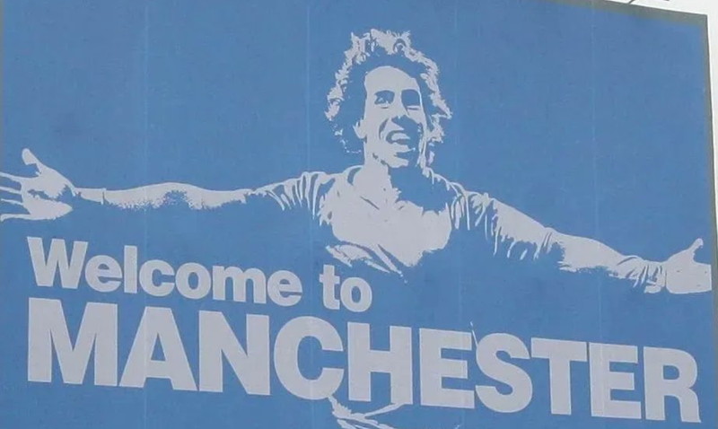 carlos tevez welcome to manchester bilboard